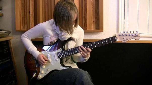 Girl Guitarist JESS LEWIS plays an astounding version of Alex Hutchings Happy as