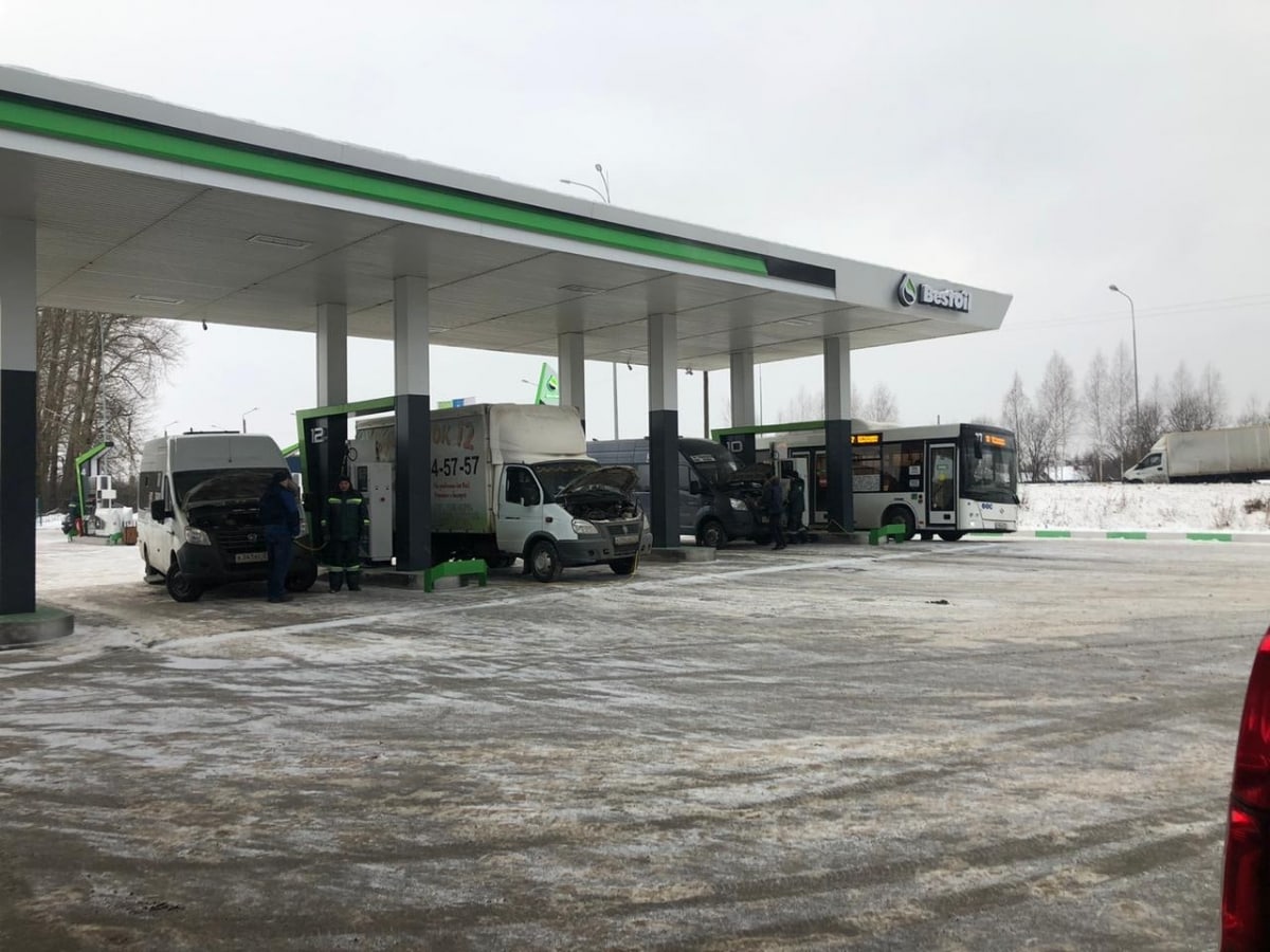 На Вурнарском шоссе начала работать новая метановая заправка Это картинка