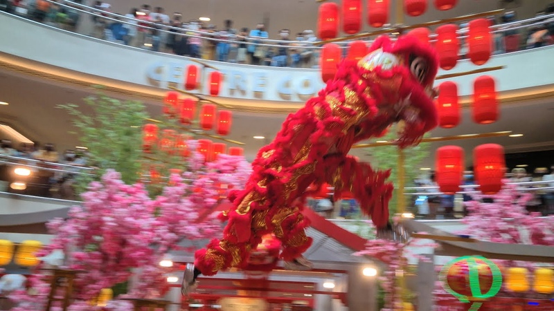 CNY 2022 Acrobatic Lion Dance (双狮高桩表演 Múa Lân) by KLKSK 吉隆坡 关圣宫 Mid Valley, KL (22,