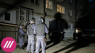 Бывший полицейский открыл стрельбу из окна в Екатеринбурге и ранил двух человек. Его задержали