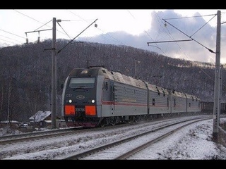 ЭЛЕКТРОВОЗ “ЕРМАК“ 2ЭС5К  и ЛОКОМОТИВ ВЛ80 В СЦЕПКЕ С ВАГОНАМИ