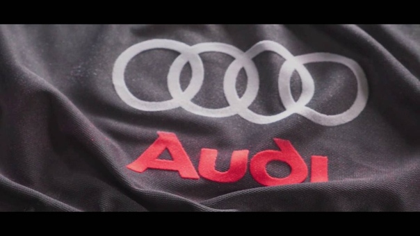 Нанесение логотипа Audi на коврики и шторки.