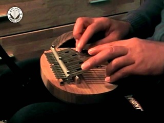 “Guten Abend, gute Nacht“ von Johannes Brahms - gespielt auf der Tavalimba
