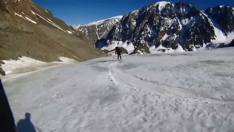 Северо Чуйский хребет, спуск на лыжах с п.