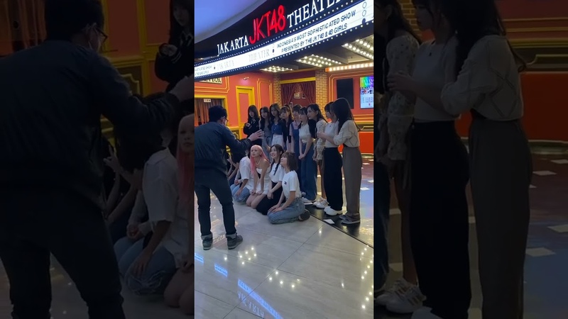 NMB48 members visit JKT48 Theater 29 Juli