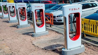 EV Drivers' Charge Rage Prompts Marshals to Police Queues