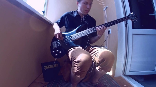 Bass cover Arctic monkeys D is for