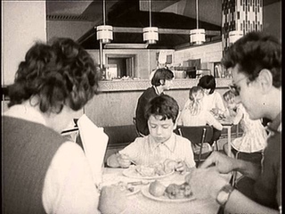 Mahlzeit DDR Teil 1 - Broiler, Ketwurst & Grilletta