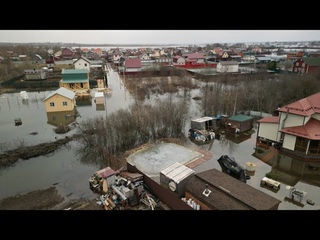 Российские регионы уходят под воду. Около 400 жилых домов подтопил весенний паводок