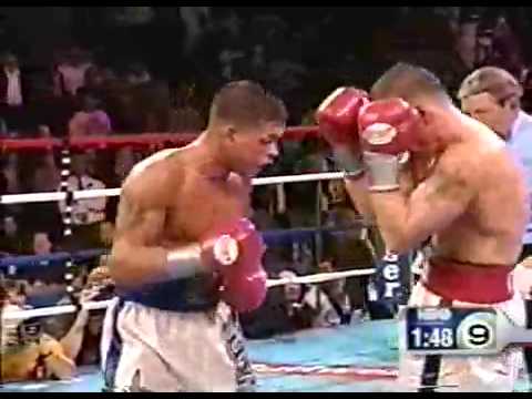 Arturo Gatti vs Mickey Ward Round 9