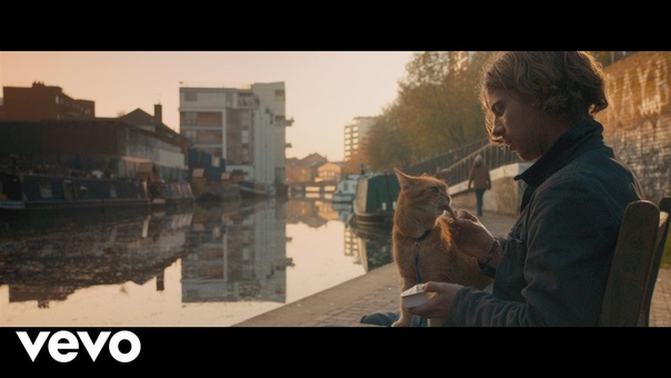 Charlie Fink, Luke Treadaway Satellite Moments ( Light Up the