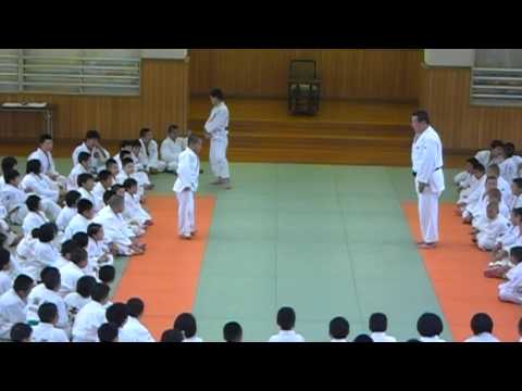 Kodokan 2010 Asahi sensei on Kumi